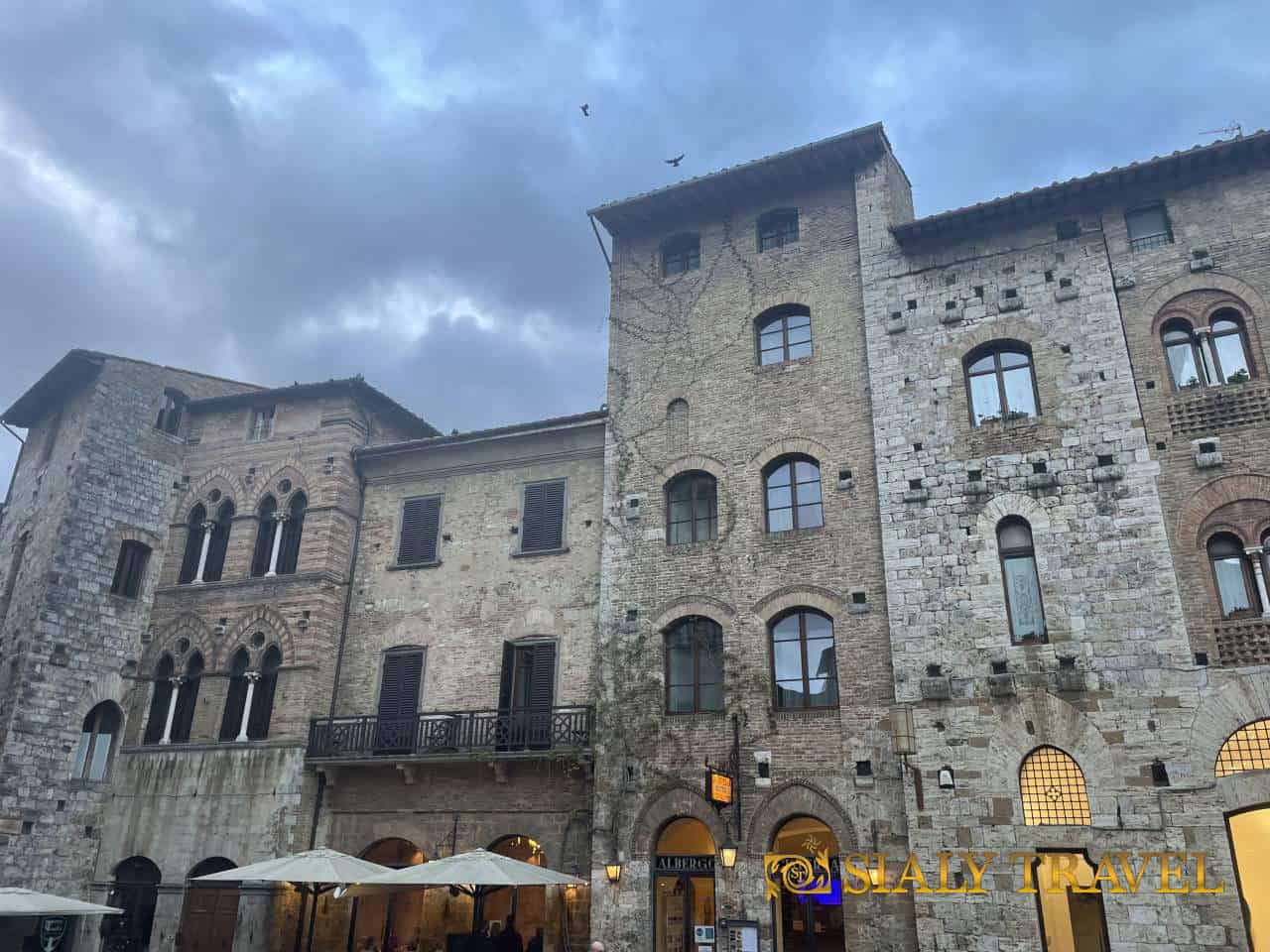 San Gimignano - Piazza della Cisterna